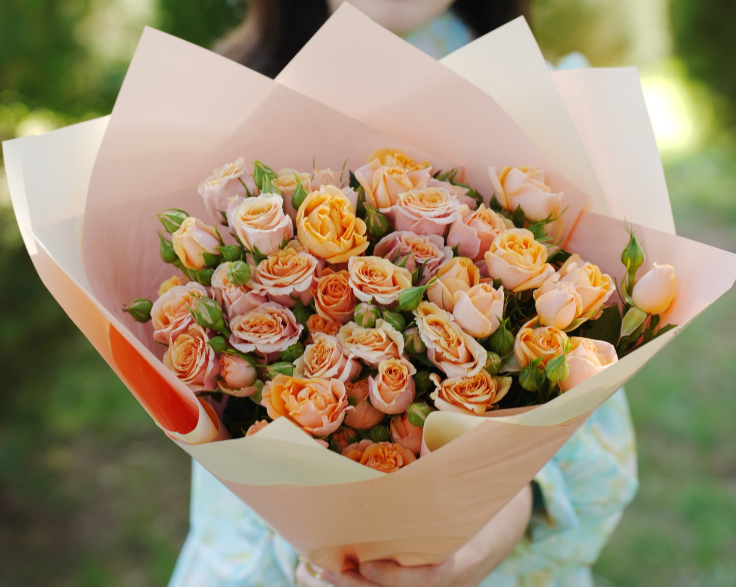 Colorful Medley: The Charm of Mixed Spray Roses - GOOL: FLOWER SHOP