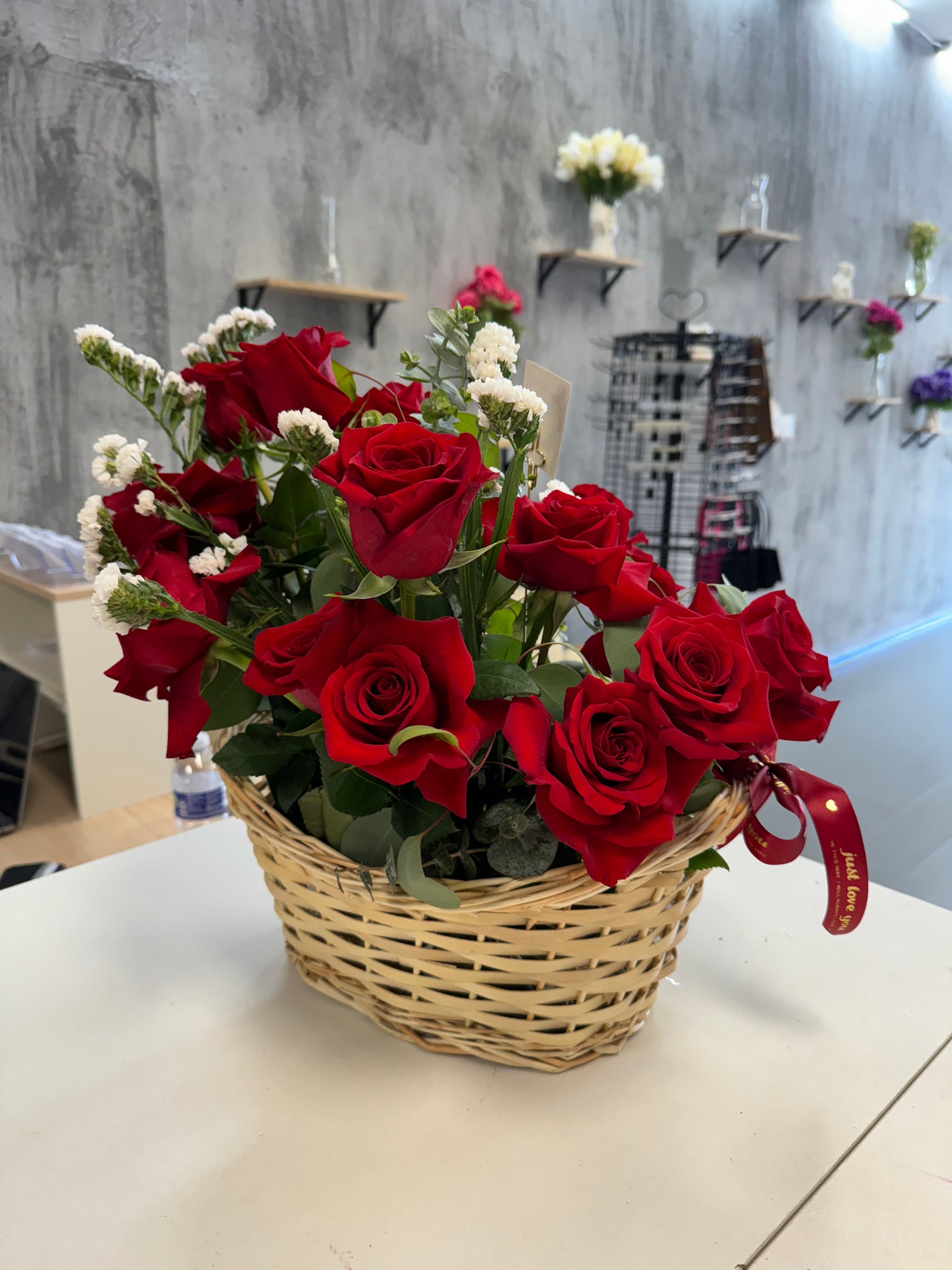 RED ROSES, BASKET, RED ROSES IN BASKET