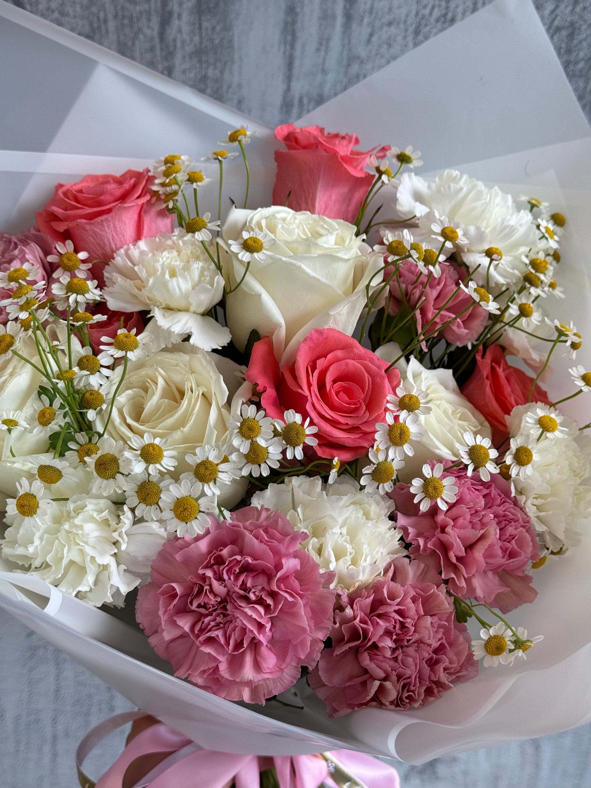 ROSES, WHITE ROSES, PINK ROSES, CARNATIONS, BOUQUET