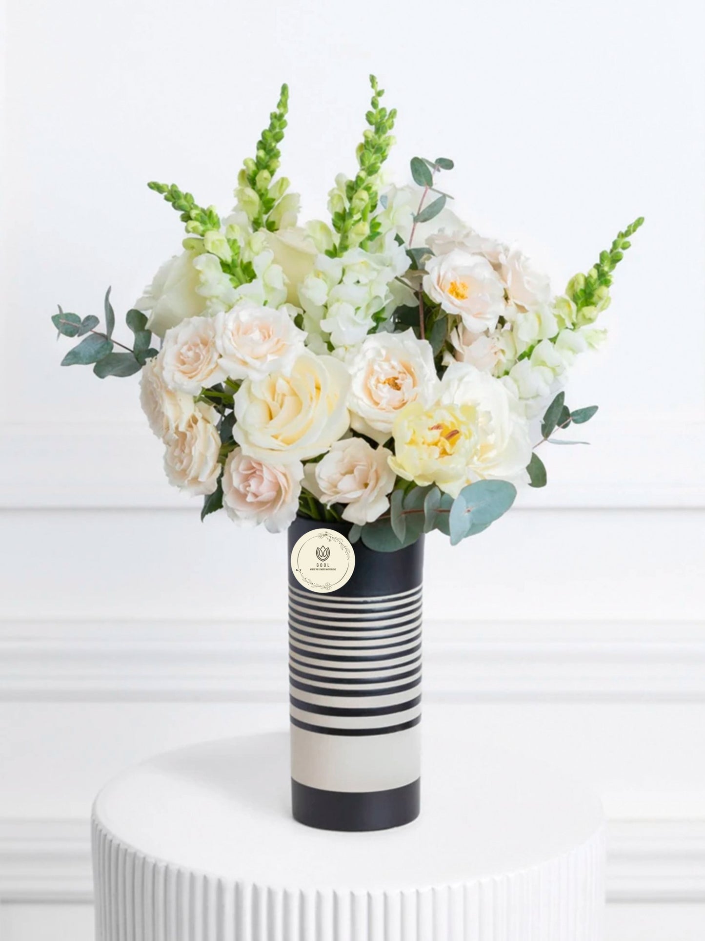 Elegant Stock and Roses Vase - GOOL: FLOWER SHOP