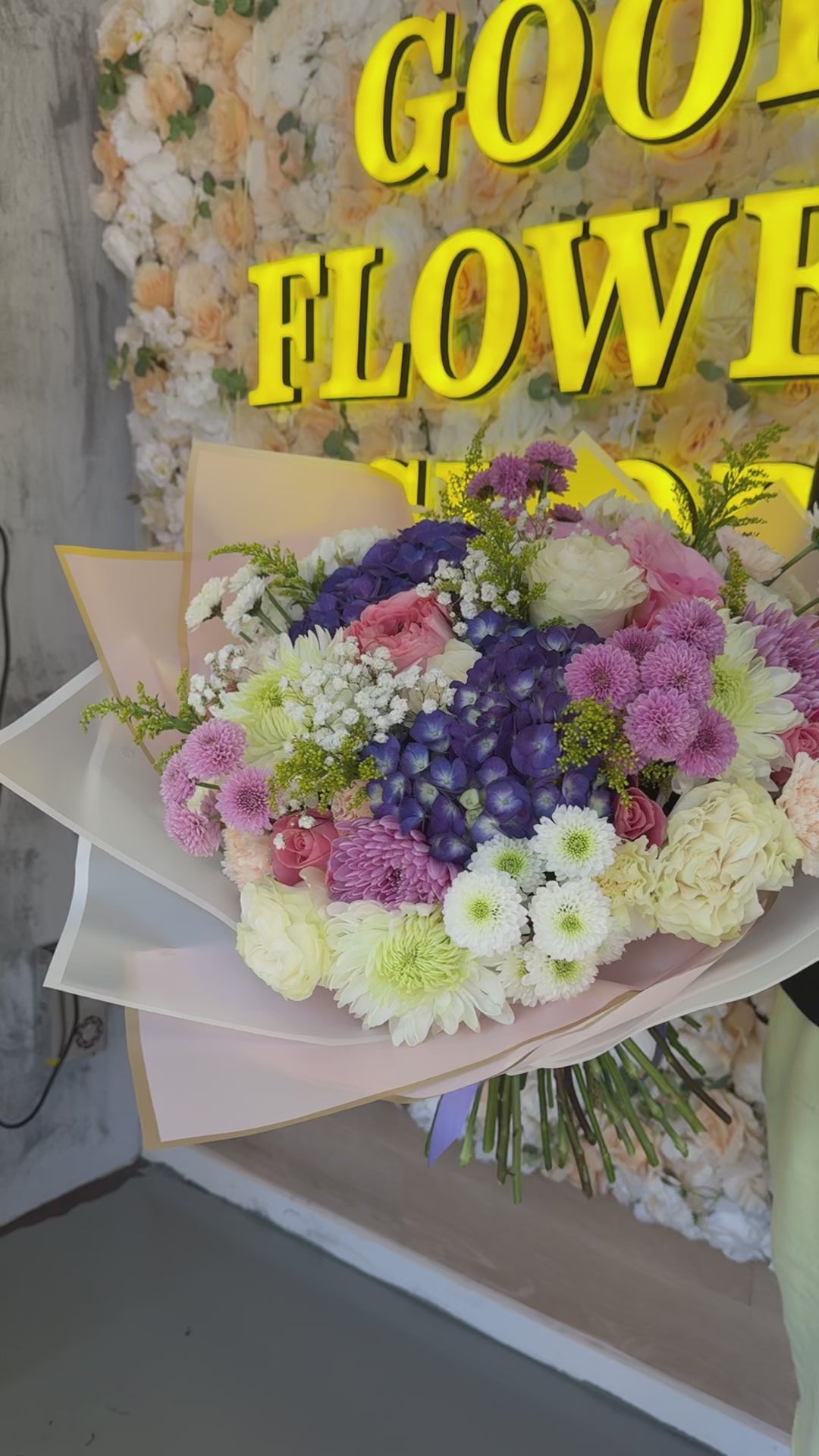 ROSES, HYDRANGEA, POMS, BIG BOUQUET, FLOWERS