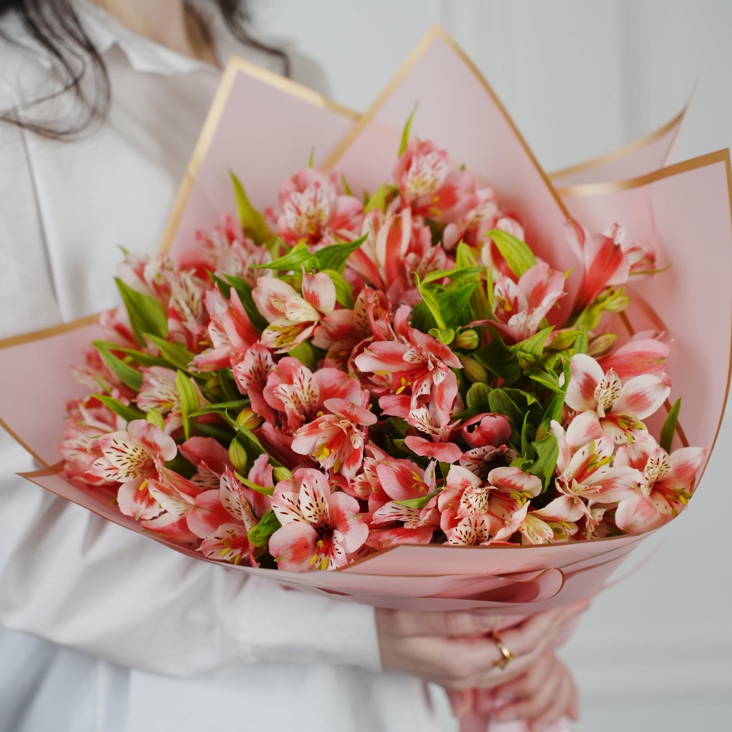Pure Allure: Alstroemeria Mono Bouquet - GOOL: FLOWER SHOP