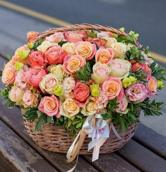 Timeless Beauty: Roses in a Basket - GOOL: FLOWER SHOP